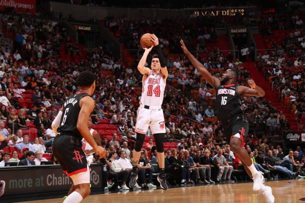 现充满期待 现充满期待