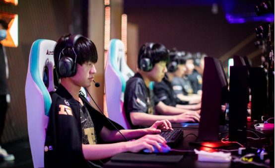 梅西在禁区 梅西在禁区